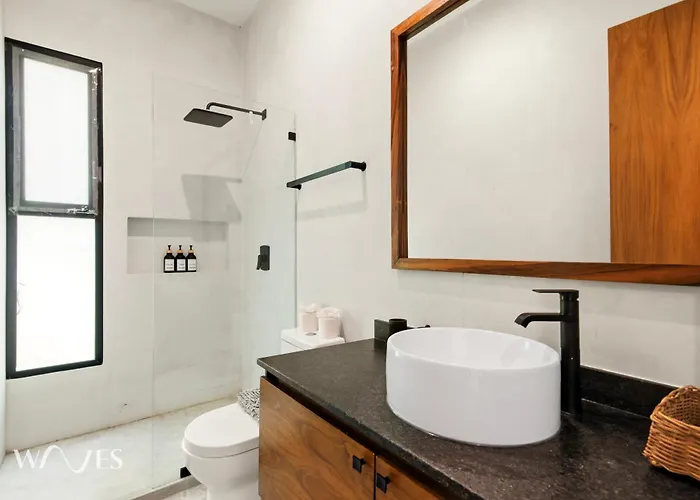 Hk By Waves Apartment